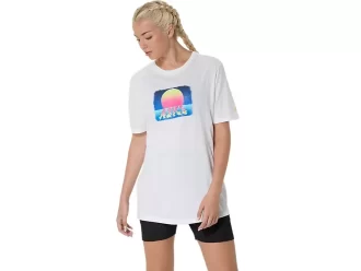 ASICS RETRO SUNSET KORTÆRMET T-SHIRT ASICS RETRO SUNSET KORTÆRMET T-SHIRT