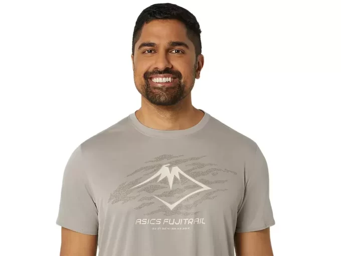 FUJITRAIL LOGO TOP MED KORTE ÆRMER FUJITRAIL LOGO TOP MED KORTE ÆRMER