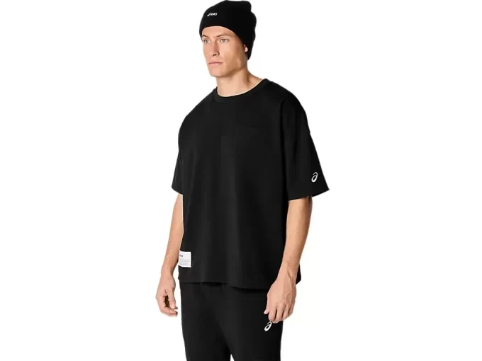KRAFTIGT AFSLAPPET T-SHIRT MED LOMMER KRAFTIGT AFSLAPPET T-SHIRT MED LOMMER