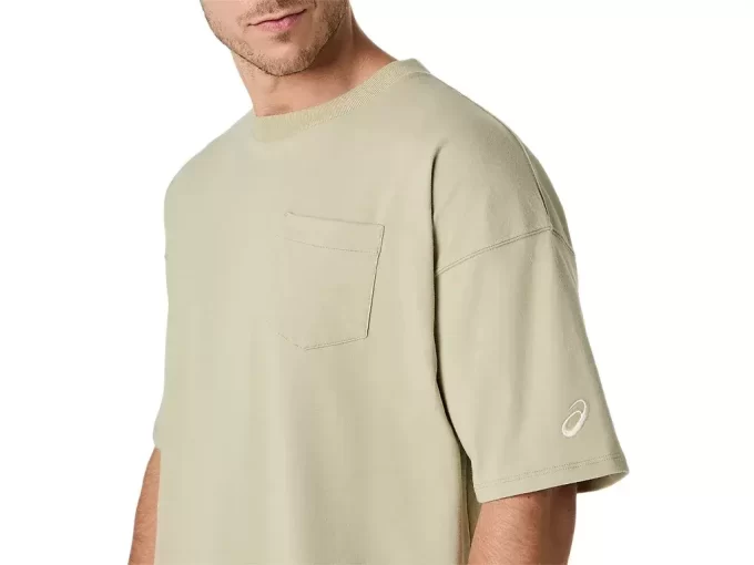 KRAFTIGT AFSLAPPET T-SHIRT MED LOMMER KRAFTIGT AFSLAPPET T-SHIRT MED LOMMER
