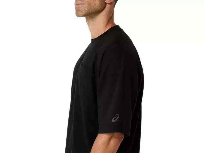 KRAFTIGT AFSLAPPET T-SHIRT MED LOMMER KRAFTIGT AFSLAPPET T-SHIRT MED LOMMER