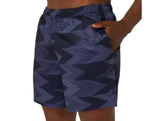 SÆSONBELØB MED 7-TOMMERS SHORTS MED HELPRINT SÆSONBELØB MED 7-TOMMERS SHORTS MED HELPRINT