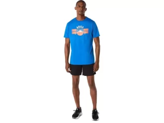 UNISEX ASICS EST. 1977 MOUNTAIN T-SHIRT