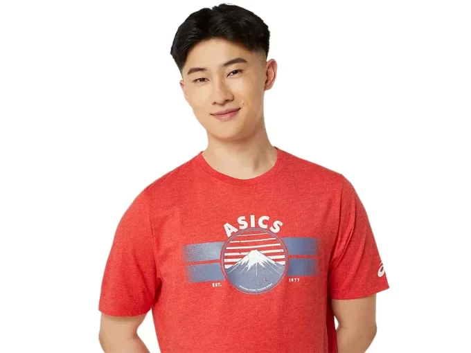 UNISEX ASICS EST. 1977 MOUNTAIN T-SHIRT
