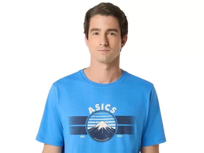 UNISEX ASICS EST. 1977 MOUNTAIN T-SHIRT UNISEX ASICS EST. 1977 MOUNTAIN T-SHIRT
