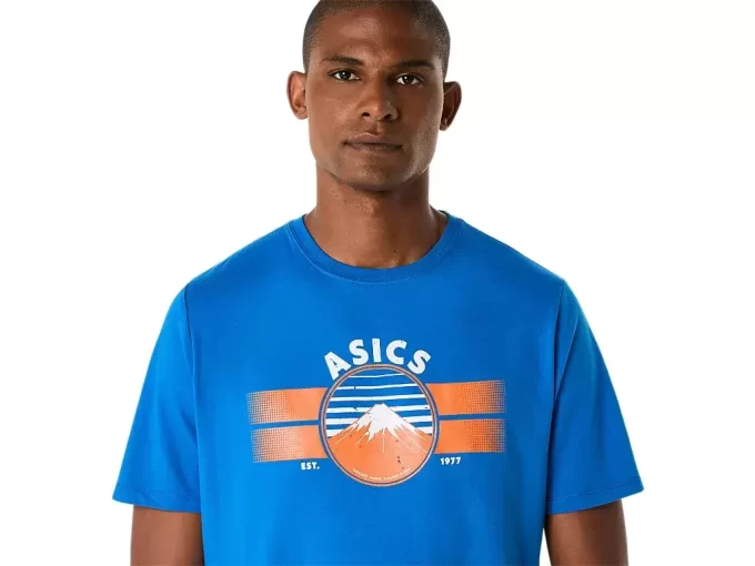 UNISEX ASICS EST. 1977 MOUNTAIN T-SHIRT UNISEX ASICS EST. 1977 MOUNTAIN T-SHIRT