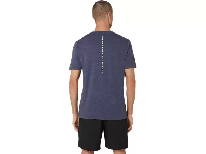 UNISEX ASICS LYSERE DAGE FORUDE KORTÆRMET T-SHIRT UNISEX ASICS LYSERE DAGE FORUDE KORTÆRMET T-SHIRT