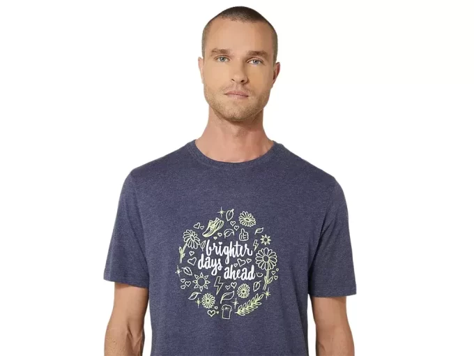 UNISEX ASICS LYSERE DAGE FORUDE KORTÆRMET T-SHIRT UNISEX ASICS LYSERE DAGE FORUDE KORTÆRMET T-SHIRT