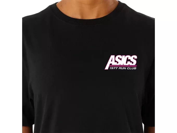 UNISEX ASICS SMSB 1977 RUN CLUB KORTÆRMET T-SHIRT UNISEX ASICS SMSB 1977 RUN CLUB KORTÆRMET T-SHIRT