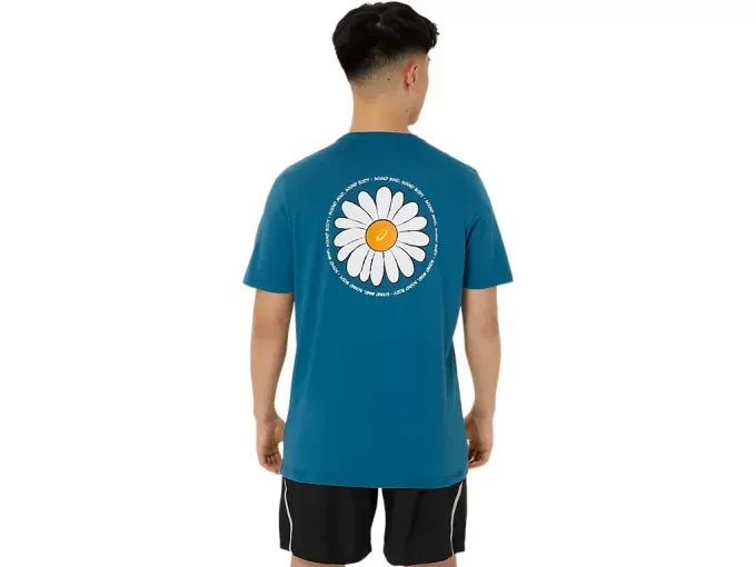 UNISEX ASICS T-SHIRT MED DAISY-PRINT PÅ BAGSIDEN OG KORTÆRMET UNISEX ASICS T-SHIRT MED DAISY-PRINT PÅ BAGSIDEN OG KORTÆRMET