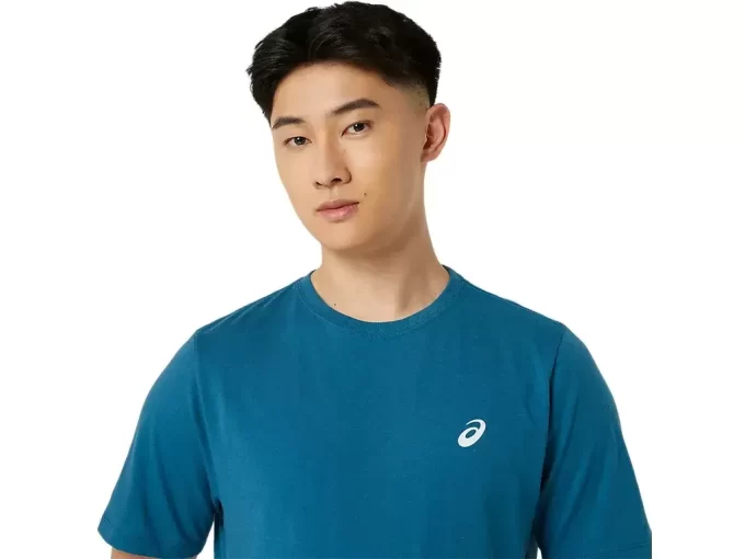UNISEX ASICS T-SHIRT MED DAISY-PRINT PÅ BAGSIDEN OG KORTÆRMET UNISEX ASICS T-SHIRT MED DAISY-PRINT PÅ BAGSIDEN OG KORTÆRMET